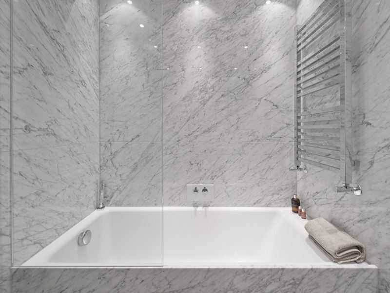 bathroom deocation with white carrara marble