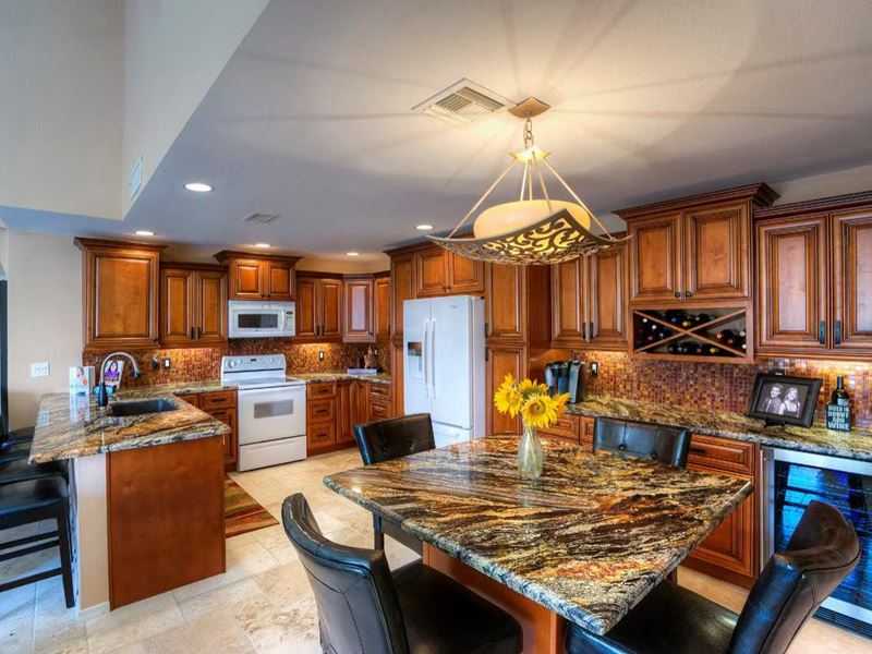 polished black magma granite kitchen countertop (3)