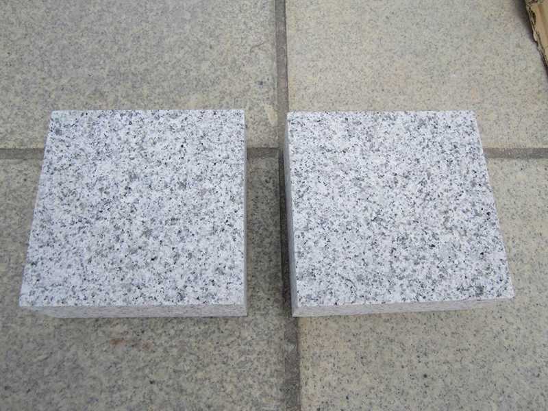 flamed light grey granite paver 1